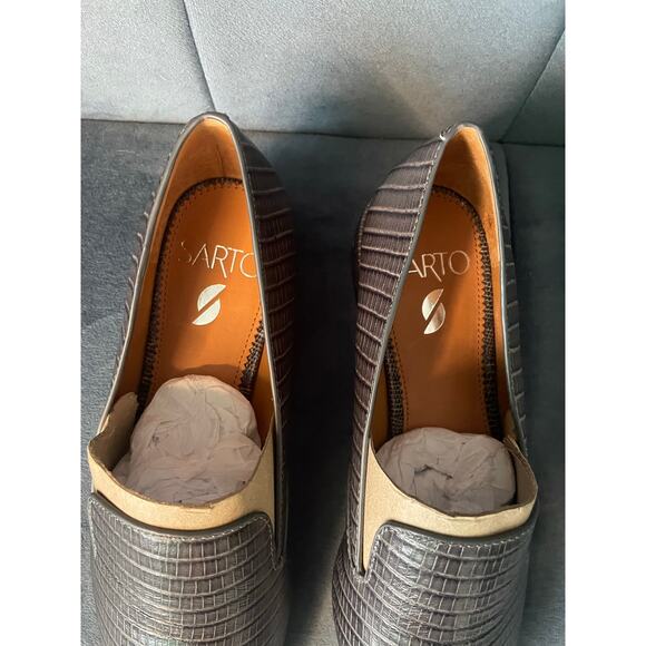 New Sarto by Franco Sarto Grey Embossed Leather Loafers U.S. Women's Size 6.5 - Picture 5 of 7